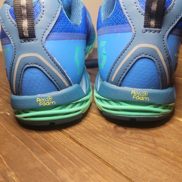 Womans Size 7.5 Trail/Walking/Running Shoes plus - Picture 6 of 15